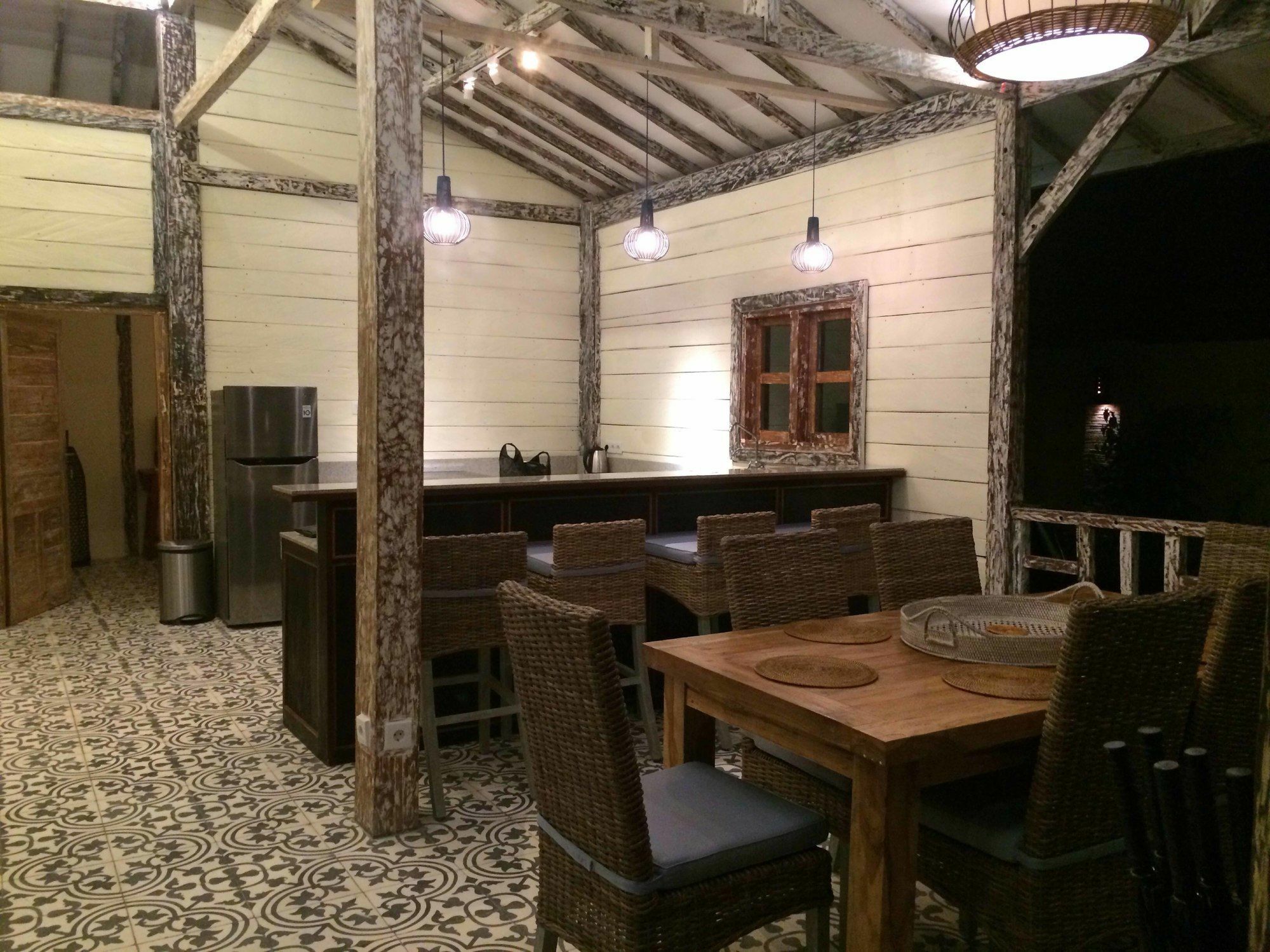 Scallywags Smugglers Gili Air Exterior photo